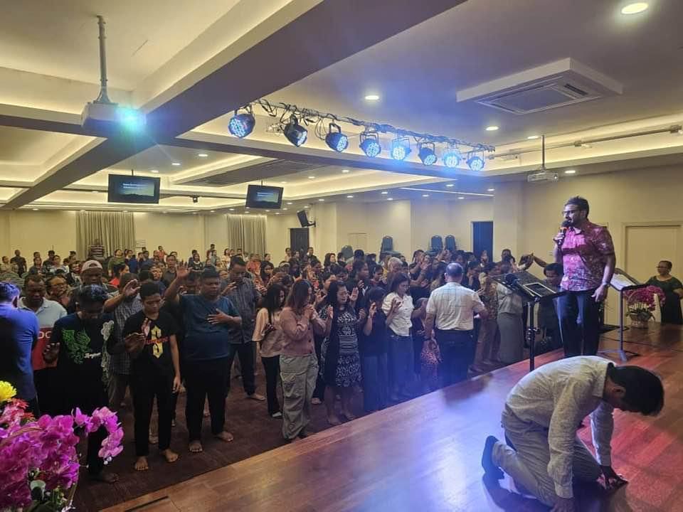 Praise and Worship - with Philippines team 1