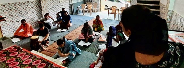 Ps Jatinder at Yeshu Darbar Church, teaching about 15 students on Module 1