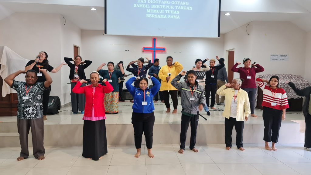 Memuji Tuhan - Praise God, This group led us in worship