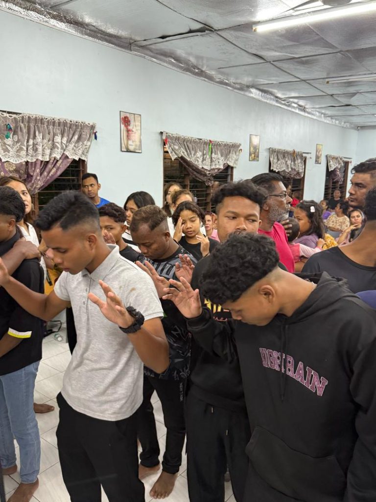 Youths responding to altar call